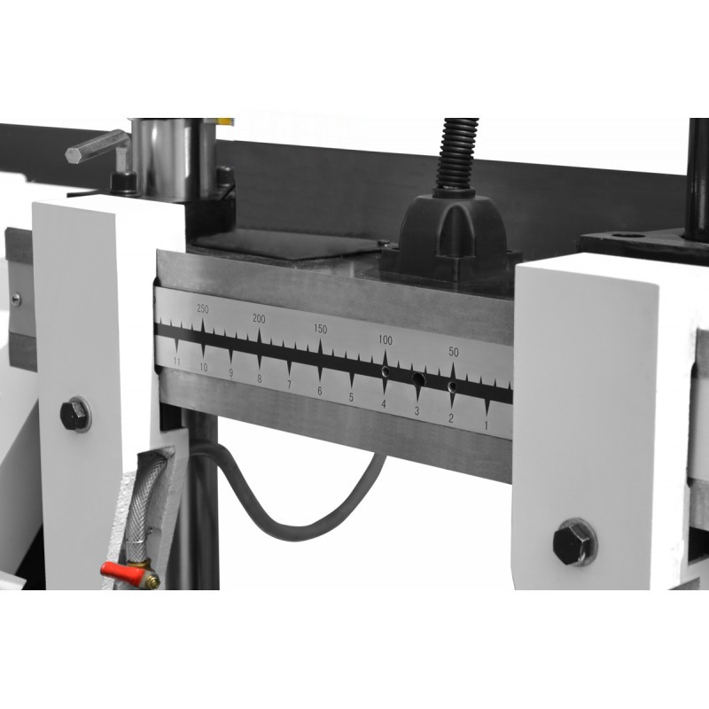 Automatische Doppelsäulen-Horizontalbandsäge für Metall CORMAK H260SA