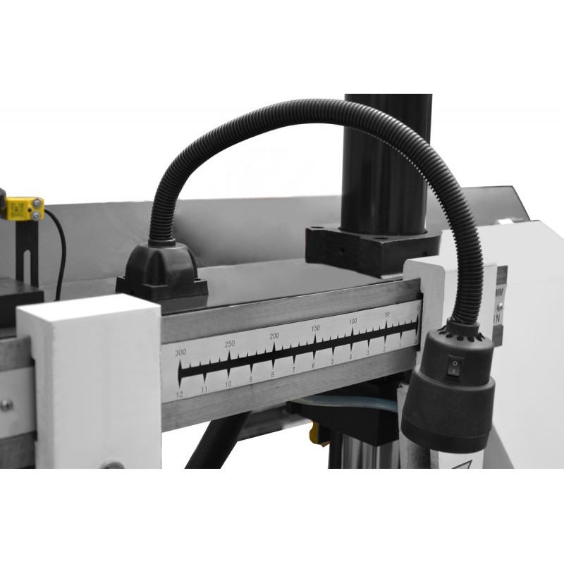 Automatische Doppelsäulen-Metallbandsäge CORMAK H300SA