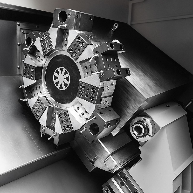CNC-Drehmaschine CORMAK 350x350 mit hydraulischem Spannfutter und Steuerung SIEMENS SINUMERIK 808D