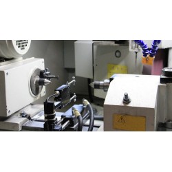 CNC-Rundschleifmaschine CORMAK MSC2000 für Wellen
